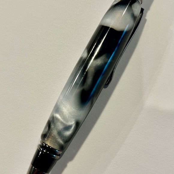 Handmade Executive Style Gunmetal Chrome w/Translucent Bland and White Barrel - Picture 8 of 9